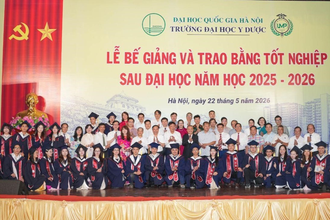 Vững tri thức, sáng y đức: Tân thạc sĩ, bác sĩ nội trú Trường Đại học Y Dược bước vào hành trình mới